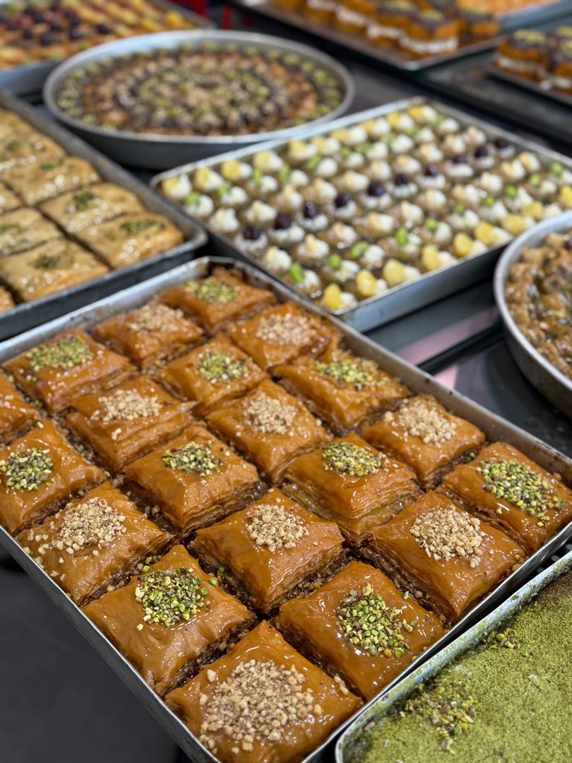 کافه باقلوای کریم اوغلو در تهران